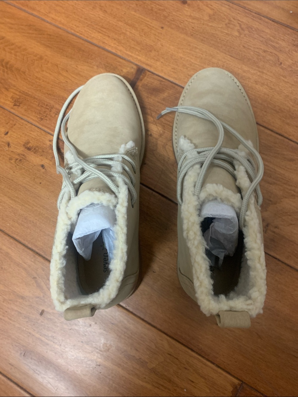 New! Seven Dials Mallory Suede Feel low boots Natural Light Tan color size 6
